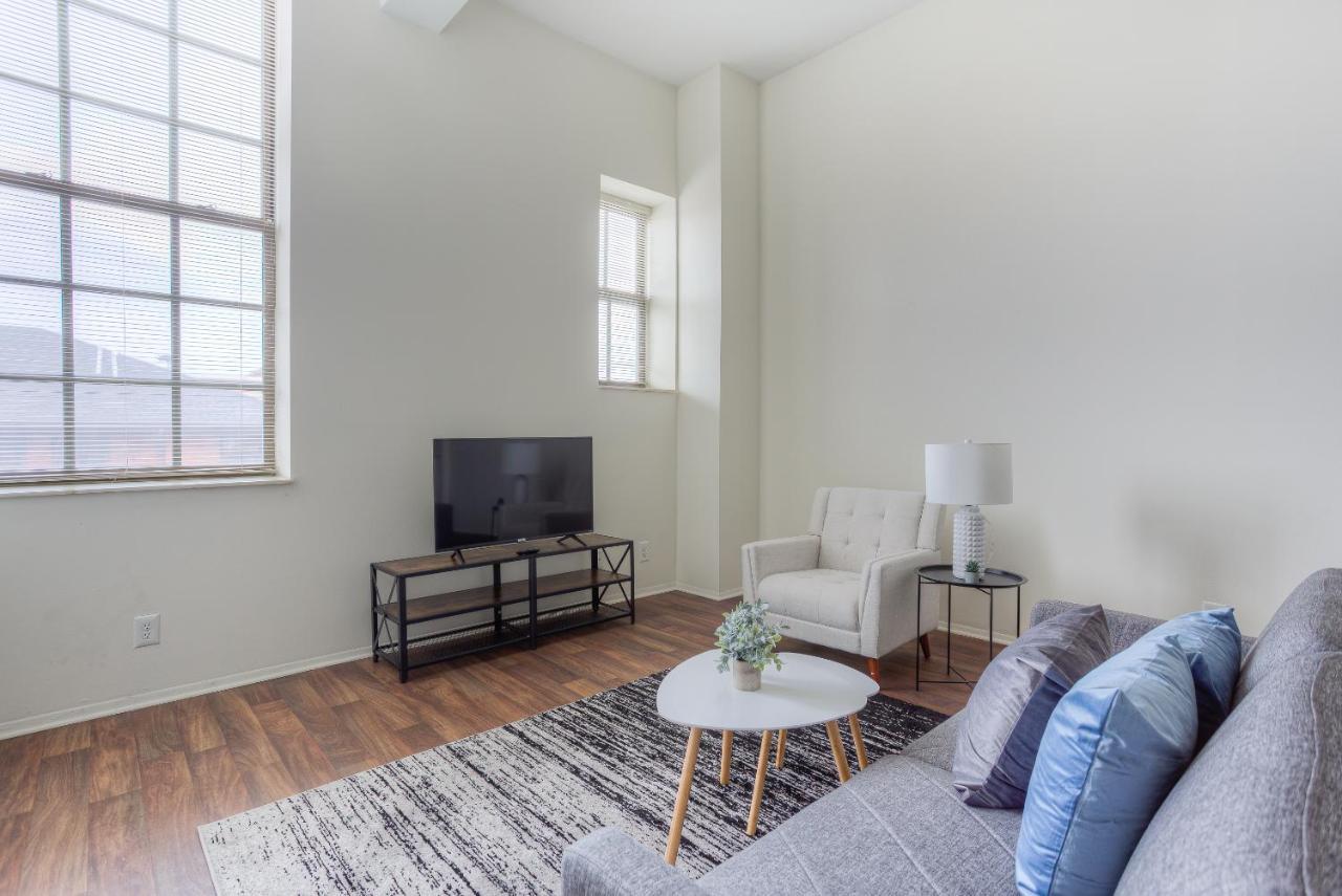 Апартаменты Frontdesk I River Place Apts Rivertown Детройт Номер фото