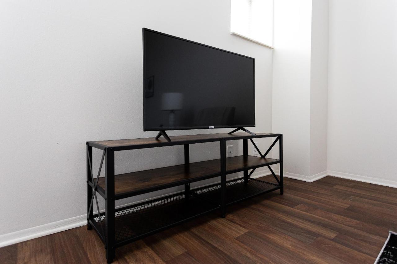Апартаменты Frontdesk I River Place Apts Rivertown Детройт Номер фото