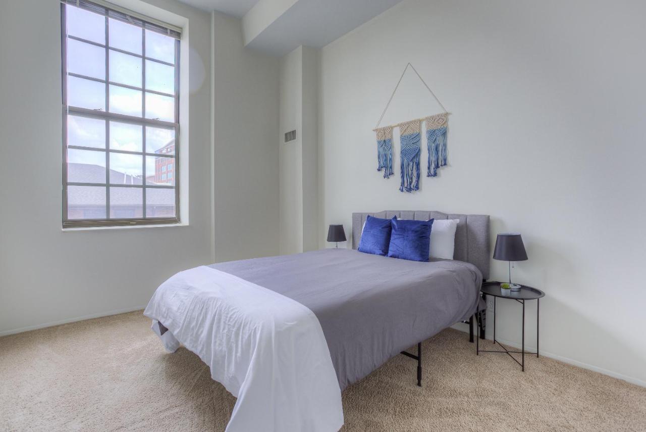 Апартаменты Frontdesk I River Place Apts Rivertown Детройт Номер фото