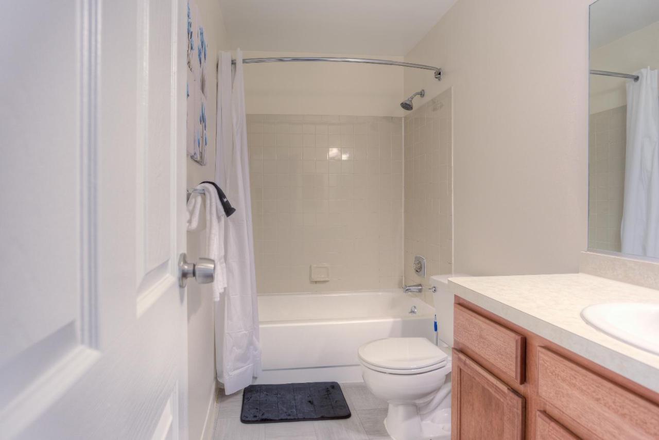 Апартаменты Frontdesk I River Place Apts Rivertown Детройт Номер фото
